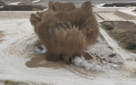 Bomba ritrovata a Castellucchio, l’ordigno bellico fatto esplodere alla cava di Medole