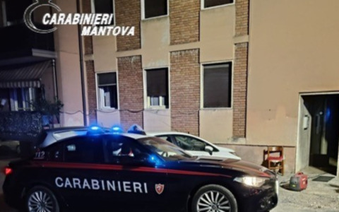 Incendio a Castiglione: evacuata una palazzina ai Cinque Continenti, tre persone in ospedale