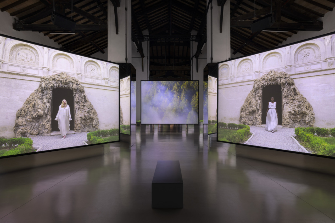 Isaac Julien a Palazzo Te: la grande installazione multischermo prorogata fino a primavera 2026