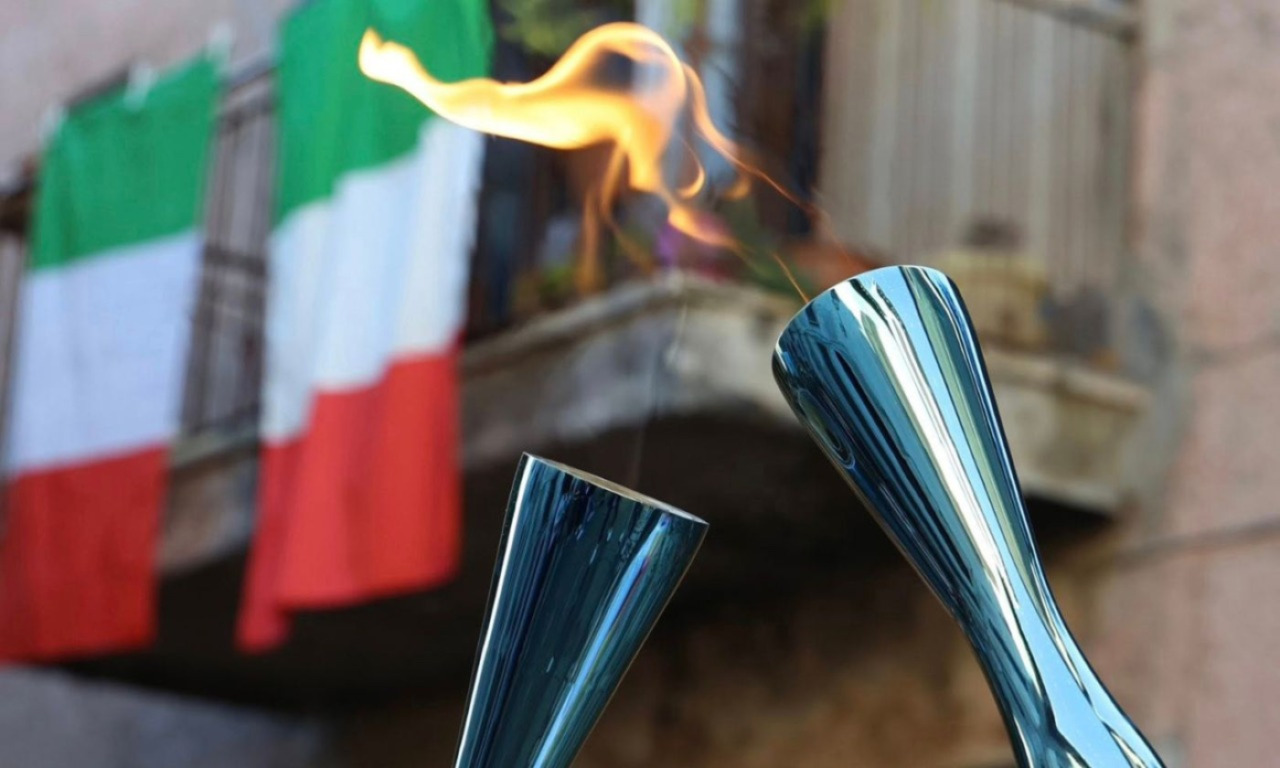 La Fiamma Olimpica arriva a Mantova, tra i tedofori anche Roberto Boninsegna