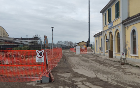 Raddoppio Piadena-Mantova: riaprono i cantieri, a febbraio lavori davanti alla stazione di Bozzolo