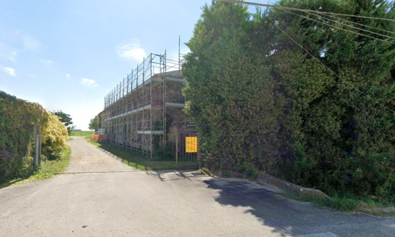 Operaio cade da un ponteggio a Roverbella: 48enne in ospedale