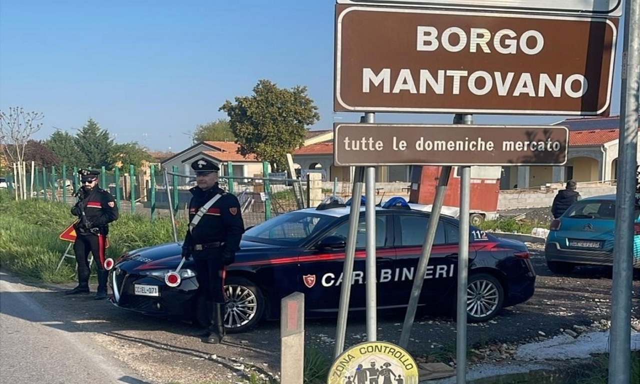 Ragazzino di 15 anni picchiato dai coetanei per rubargli l’astuccio: scattano sei denunce