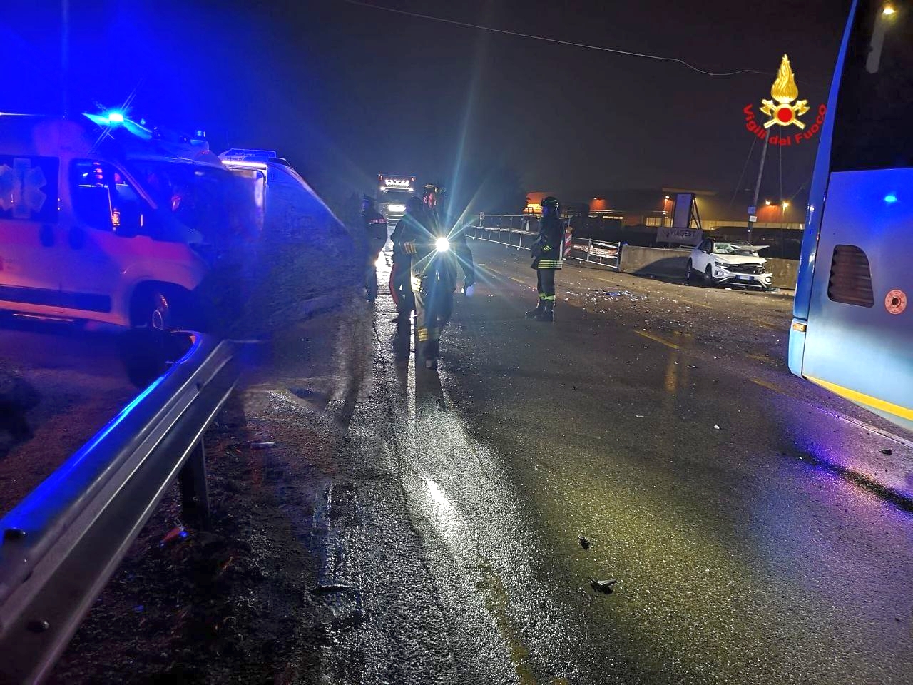 Gli accertamenti e le operazioni dei vigili del fuoco