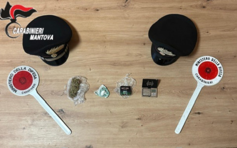 Pusher 25enne beccato a Gazzuolo: nascondeva hashish, cocaina e marijuana in camera