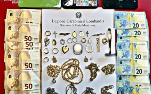 Il finto Carabiniere smascherato da una 81enne: arrestati due truffatori a Porto Mantovano