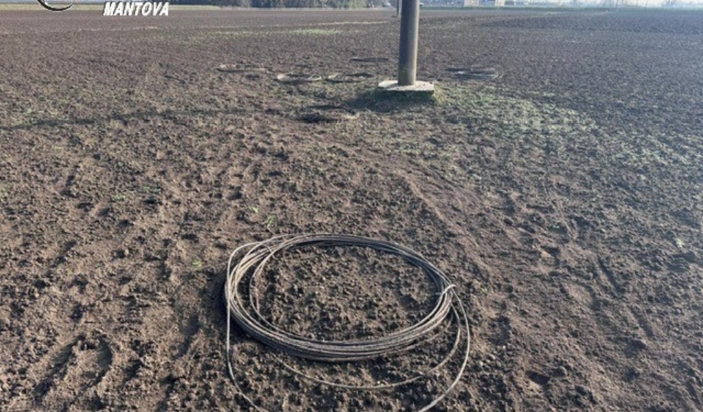 Maxi furto di rame ad Asola: rubati 10.000 metri di cavi dai tralicci dell’alta tensione