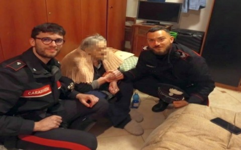 In giro sola, di notte e al freddo: un’anziana salvata dai carabinieri