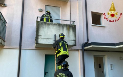 Non si reca al lavoro da due giorni, 59enne trovato morto in casa