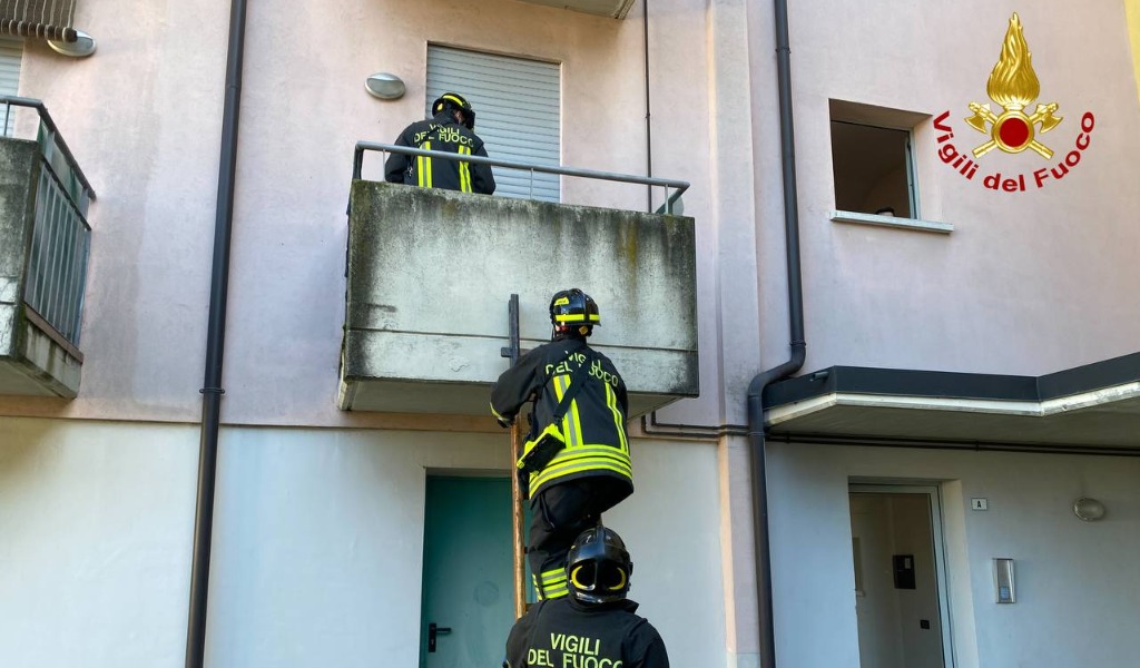 Non si reca al lavoro da due giorni, 59enne trovato morto in casa