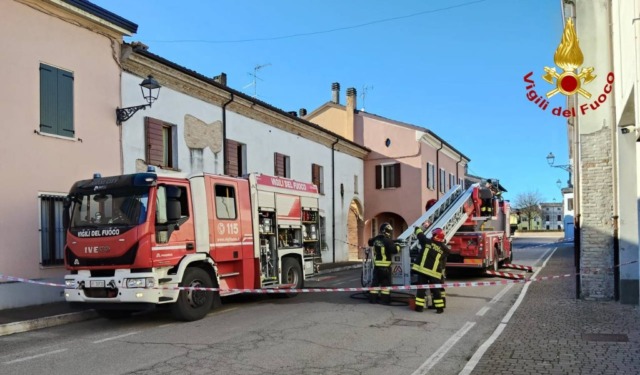 Incendio di una canna fumaria a Mariana Mantovana: intervento tempestivo dei Vigili del Fuoco evita danni maggiori