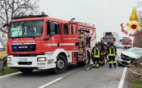 Schianto tra auto e tir sulla “Sabbionetana” a Curtatone, gravissimo 70enne