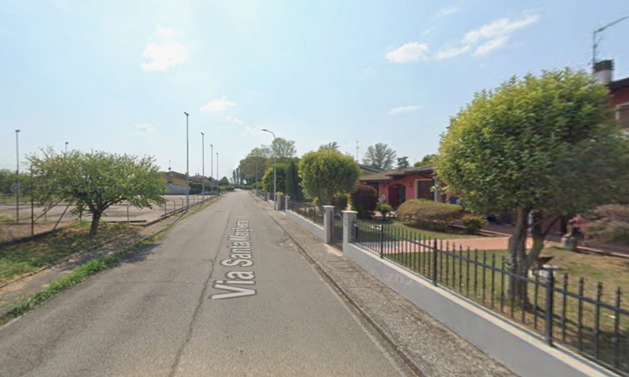 Un 92enne esce di casa da solo nella notte, fa pochi metri e viene colpito da un malore fatale