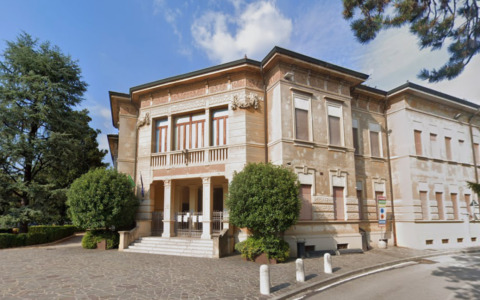 Forzano il distributore e rubano le monete, ladri in azione alla scuola primaria Mangini di Asola