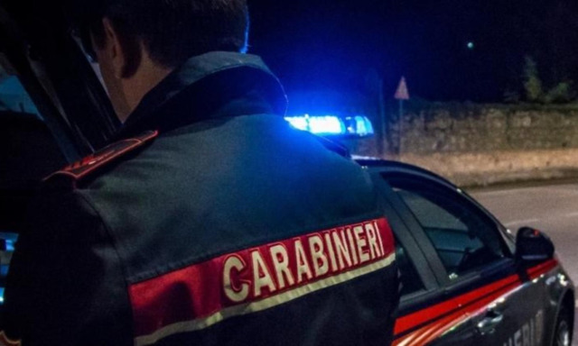 Carabinieri intervengono per schiamazzi in hotel e arrestano un ricercato a Suzzara