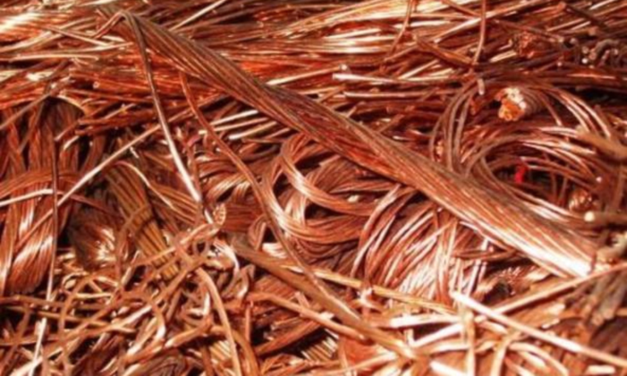 Furto di rame da 9mila euro in un caseificio di Marmirolo, denunciato ladro 61enne