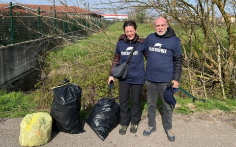 Una Curtatone più pulita: in tre ore rimossi 600 chili di rifiuti