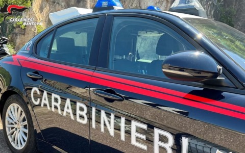 I Cc vanno per dissequestrare un immobile ma lo trovano occupato e vengono aggrediti