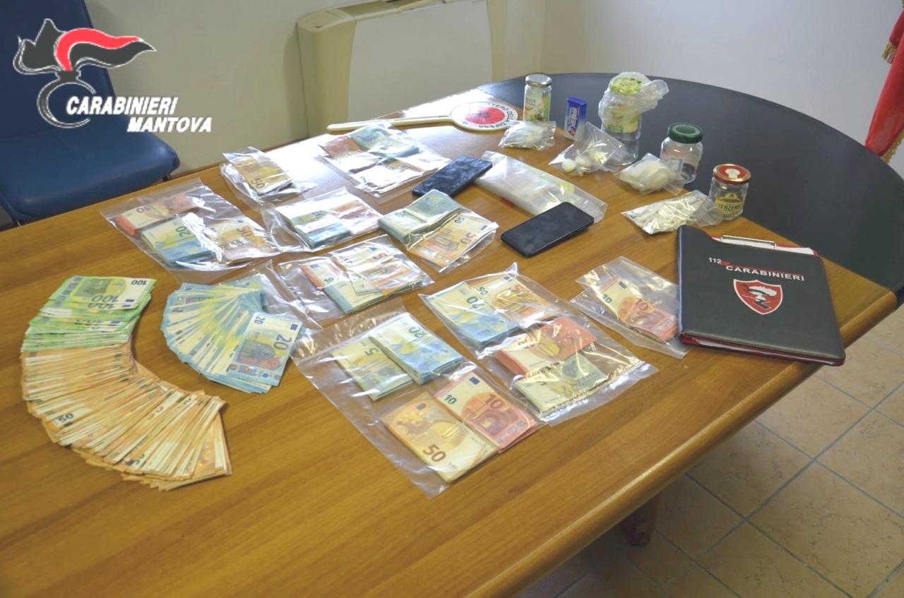 La cocaina nascosta sottoterra in un campo agricolo: due arrestati dai carabinieri