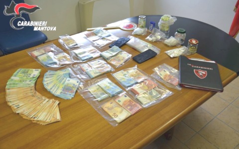 La cocaina nascosta sottoterra in un campo agricolo: due arrestati dai carabinieri