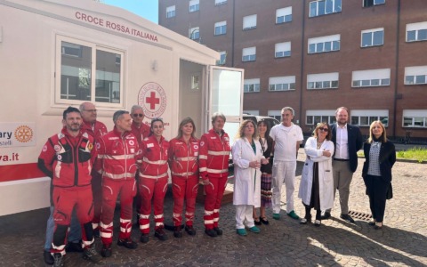 Dal Rotary in dono all’ospedale Carlo Poma un ambulatorio mobile e un ecografo