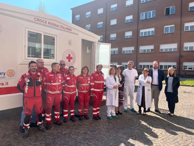 Dal Rotary in dono all’ospedale Carlo Poma un ambulatorio mobile e un ecografo