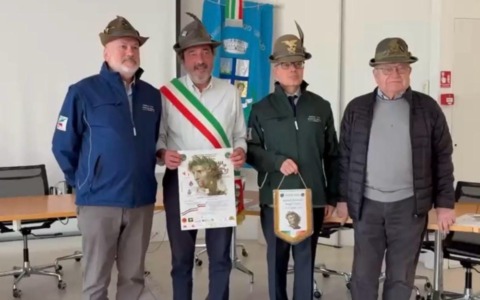 A Borgo Virgilio arrivano le “Penne Nere”: al via il raduno degli alpini