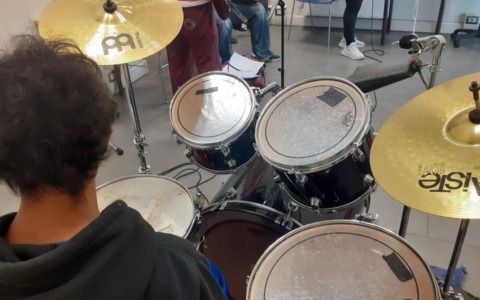 “Rilascio Prolungato”, la musica come cura: al CPS nasce una rock band per l’inclusione sociale