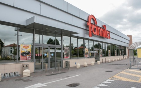 Colpo al supermercato: spesa “gratis” da oltre mille euro, incastrati dalle telecamere