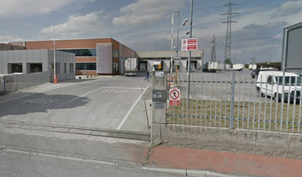 Incidente sul lavoro a Viadana: operaio 30enne  colpito da un getto di soda caustica