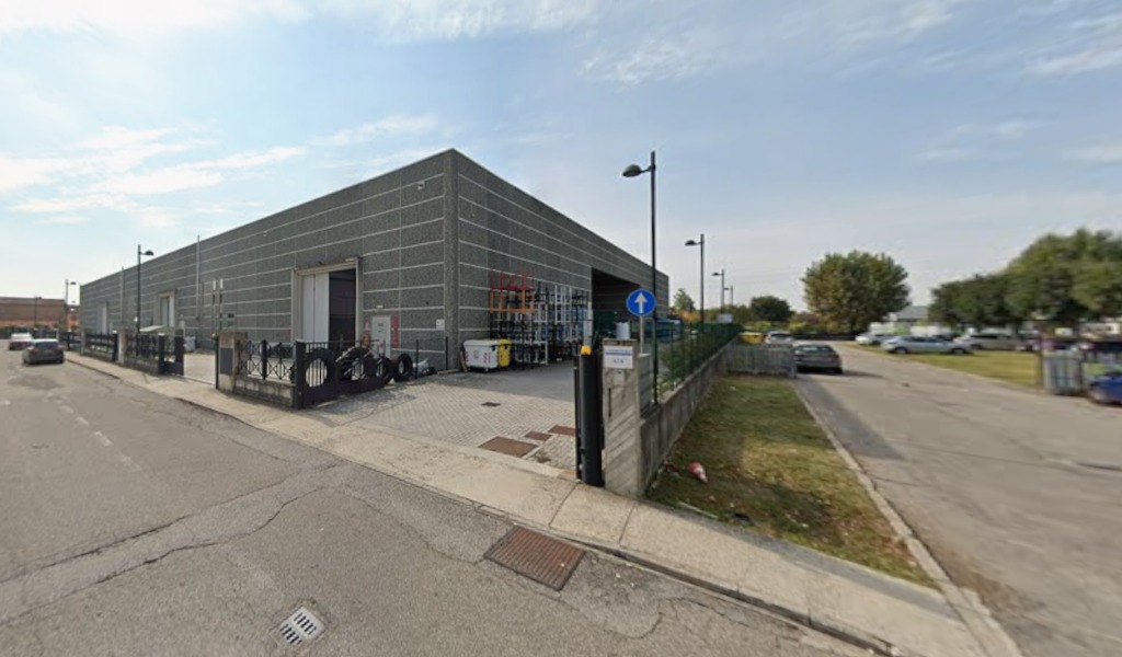 Infortunio sul lavoro a Suzzara: operaio cade da un transpallet e batte la testa