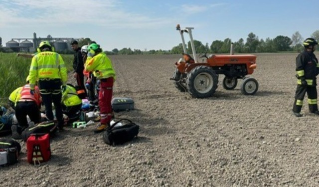 Tragedia nei campi a Castel Goffredo: agricoltore muore schiacciato dal suo trattore