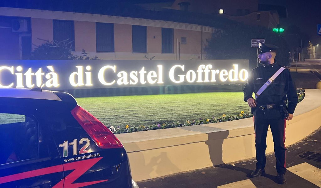 Accecato dalla gelosia travolge con l’auto il nuovo compagno dell’ex fidanzata