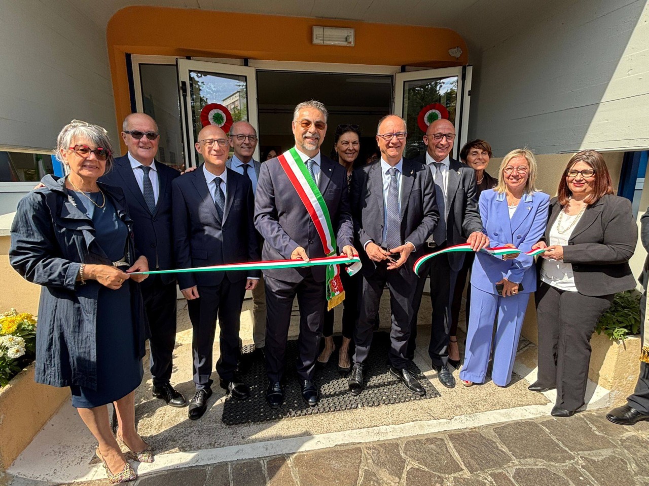 Il Ministro Giuseppe Valditara inaugura tre nuovi poli scolastici nel Mantovano