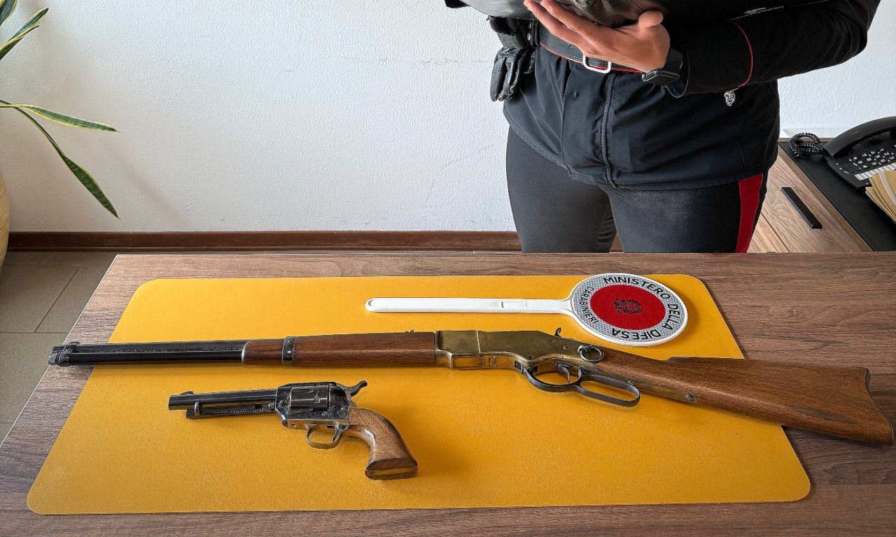Lite per una tettoia sfocia in minacce di morte a Porto Mantovano: denunciato un residente