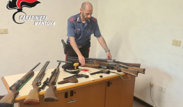 Minacce alla candidata consigliera, individuato un 69enne: sequestrate armi