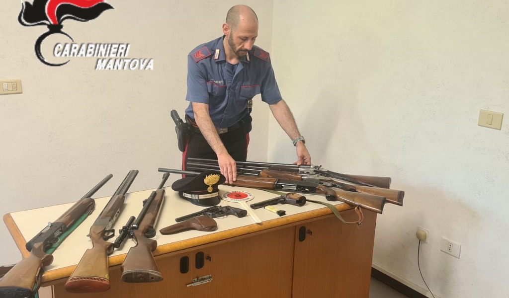 Minacce alla candidata consigliera, individuato un 69enne: sequestrate armi