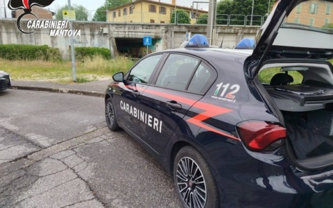 Blitz dei Carabinieri nei pressi delle scuole e sulle strade: un rimpatrio e denunce