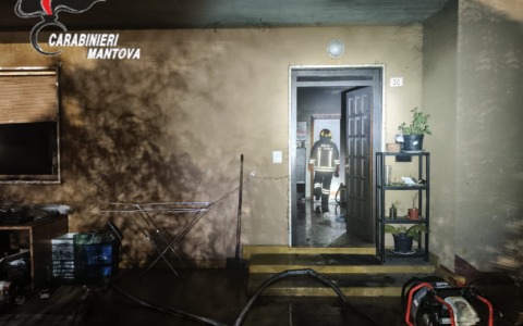 Due incendi nella stessa sera nel Mantovano: bocciofila inagibile a Roverbella, 12enne in ospedale a Castiglione