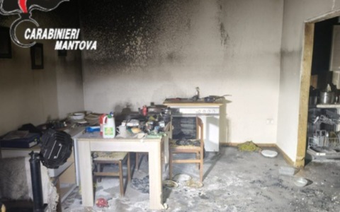 Incendio in casa a Castiglione: 12enne salvata dai soccorsi, madre denunciata per abbandono di minore