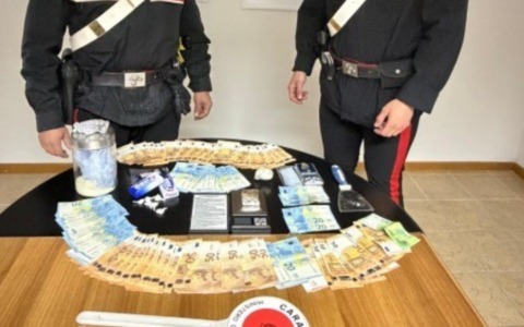 In auto droga e 5mila euro in contanti: arrestato 34enne a Rivalta sul Mincio