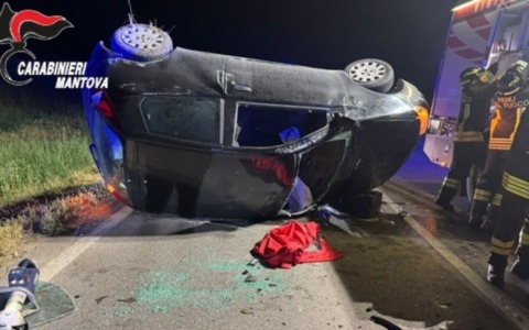 Schianto nella notte sulla Statale 482: frontale tra due auto a Sustinente