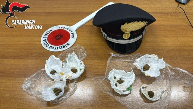 Blitz antidroga tra Mantova, Rovigo e Ferrara: dodici indagati e sequestri di contanti
