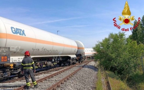 Deragliamento a Valdaro: tre cisterne di propilene fuori dai binari, al via le verifiche di sicurezza