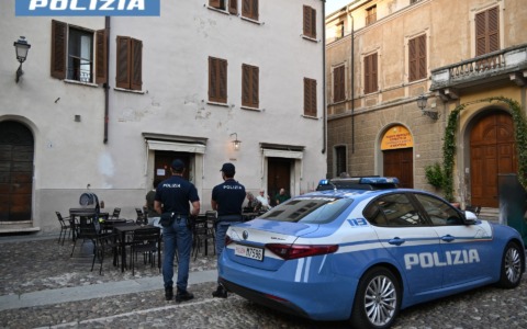 Violenza in centro, identificato il “branco” di Piazza Broletto: sei denunce