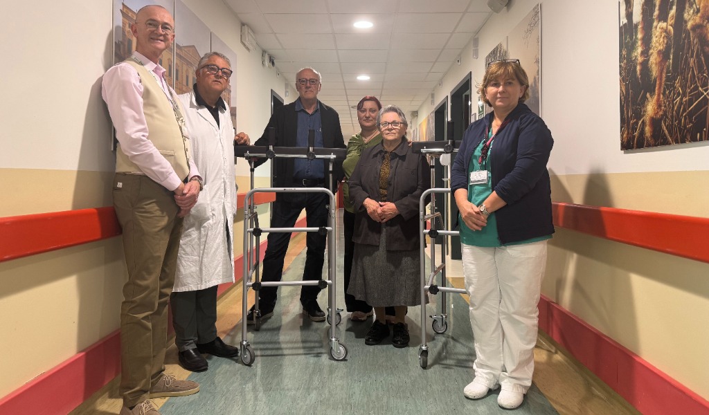 L’ultimo dono di Lorenzo: due deambulatori all’Ospedale di Borgo Mantovano