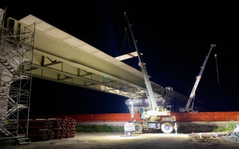 Cantiere a Bozzolo sulla SS10: stop al traffico notturno per il nuovo ponte ferroviario