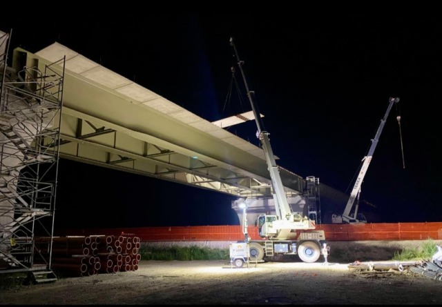 Cantiere a Bozzolo sulla SS10: stop al traffico notturno per il nuovo ponte ferroviario