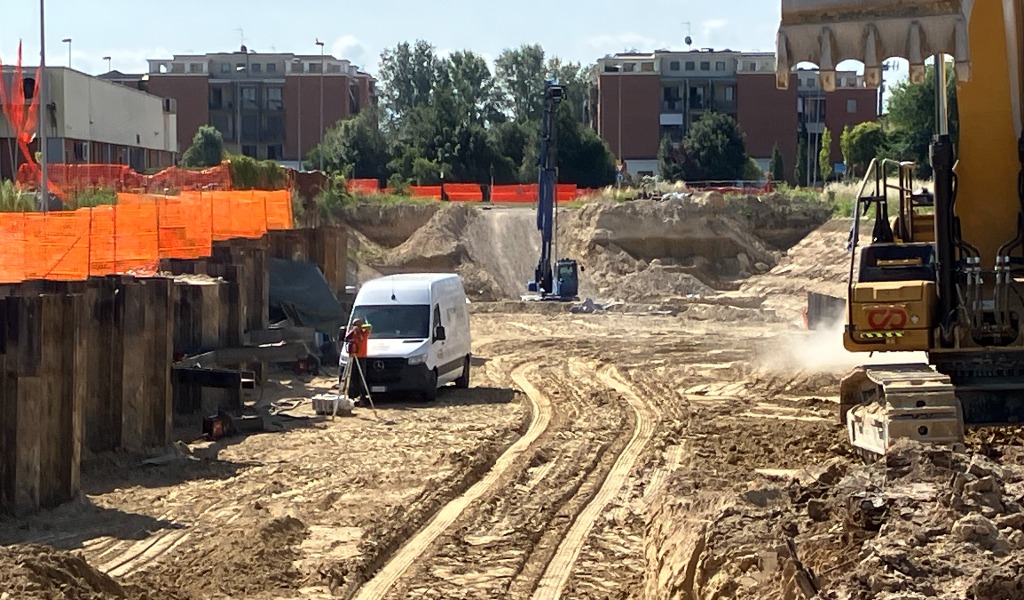 Raddoppio ferroviario Piadena-Mantova, partono gli scavi per il nuovo sottopasso vicino al cimitero di Mantova