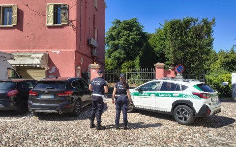 Scatta il piano periferie sicure: blitz della Polizia Locale di Mantova a Cittadella e al Gradaro